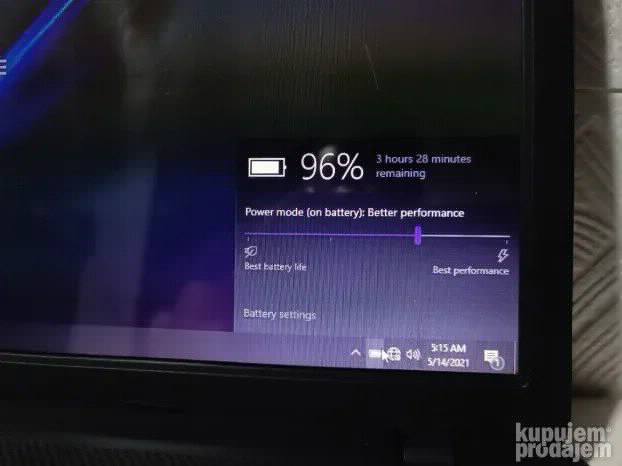 Toshiba. 17.3 i3 2gen 4gb 250gb intel hd