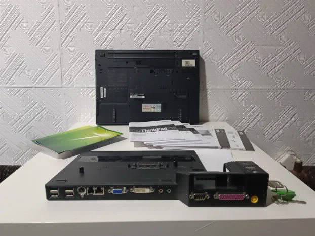 Lenovo W500 + Dock t9600 128ssd 15.6 Wuxga Smart card