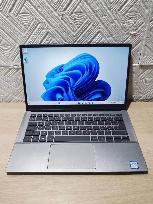 Dell Latitude 3301 i5 8gen 8gb ddr4 256ssd 13.3 fhd