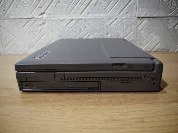 RETRO Toshiba Pentium 1 32mb Com Lpt Windows 98