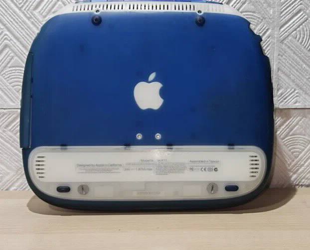 RETRO RETKO Apple ibook G3 Clamshell 366
