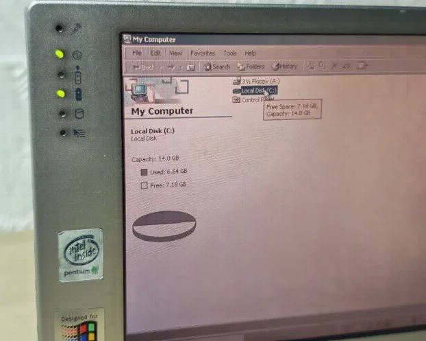 RETRO RETKO Fujitsu Stylistic LT  P600 Pentium III