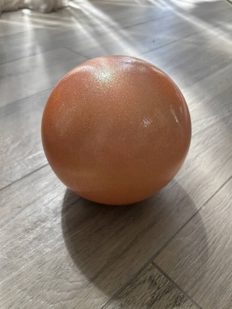 Ball for rythmic gymnastics