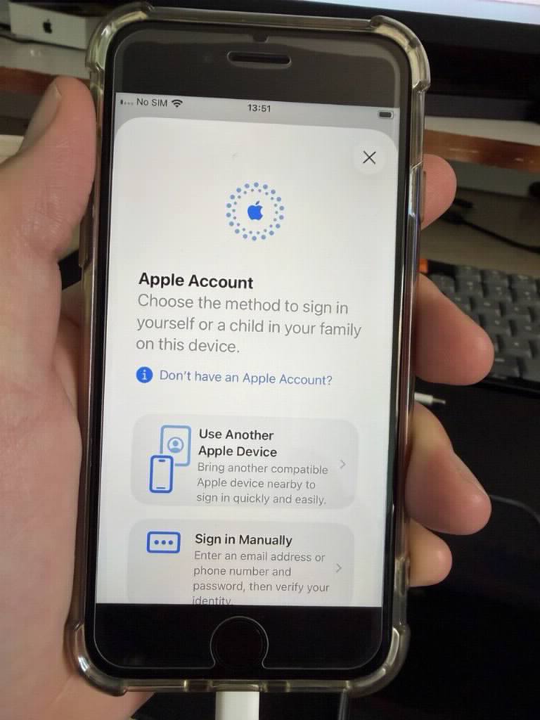 iPhone SE (2020) 64GB Crni– BH 86% Odličan, fabričko stanje