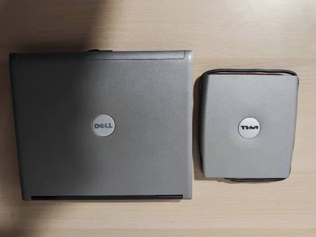 RETRO Dell D410 + cd Windows XP Pentium M 2gb 80gb