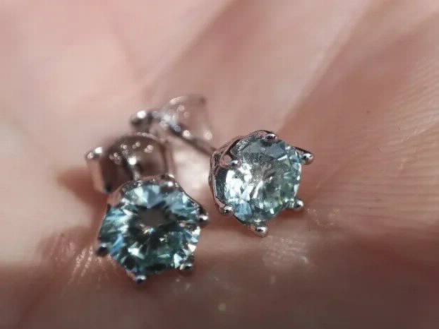 S925 Mindjuse s 2 Light Blue Mojsanit Dijamanta po 0,5CT/5mm