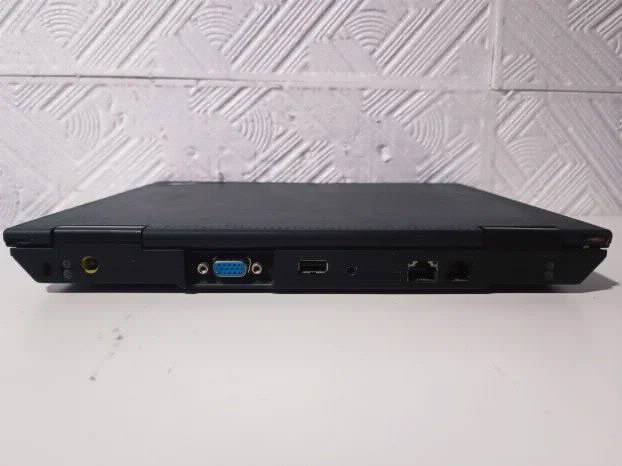 RETRO ibm X24 Pentium 3 392ram 40gb wifi bluetooth Win2000
