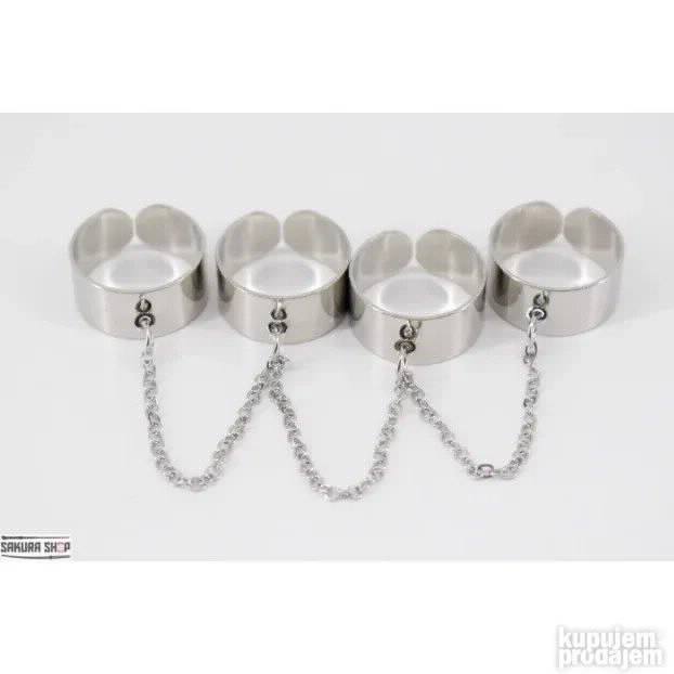 Chained Rings V02 (B917)
