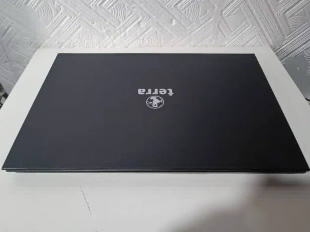 Terra i5 12gen 16gb 512ssd 17.3 Full HD iris XE
