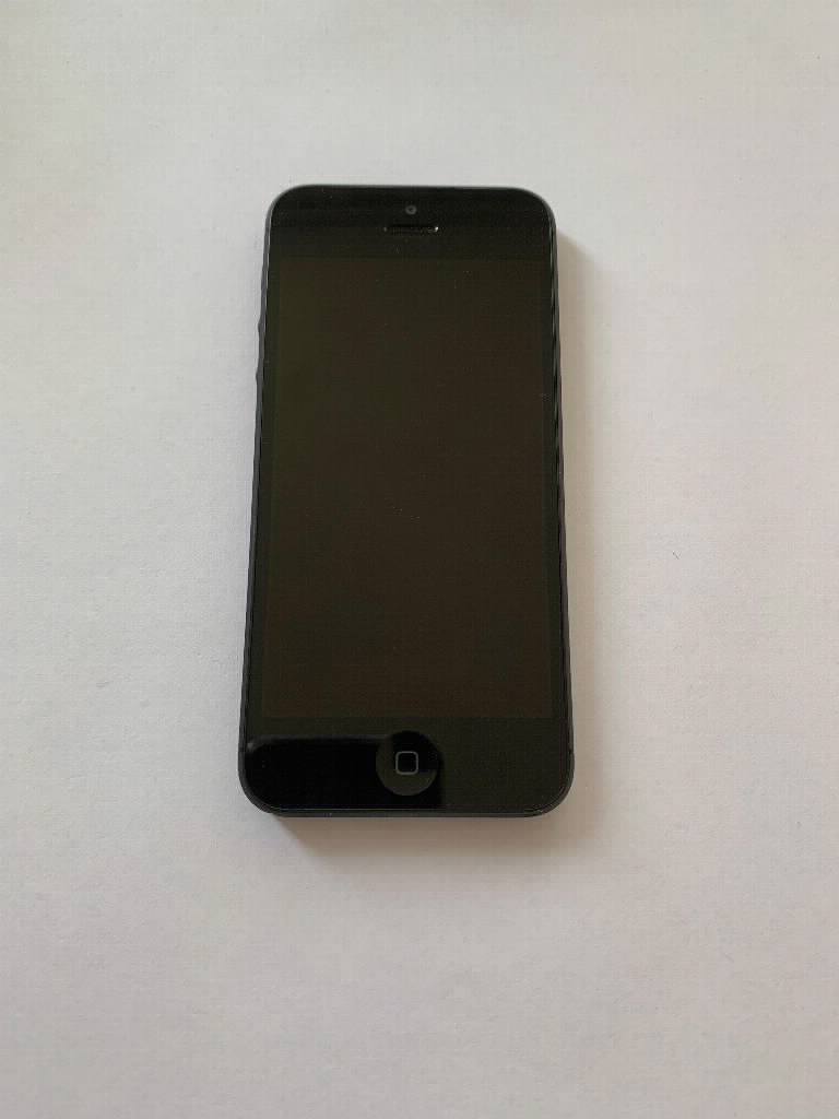 Iphone 5 32gb crni