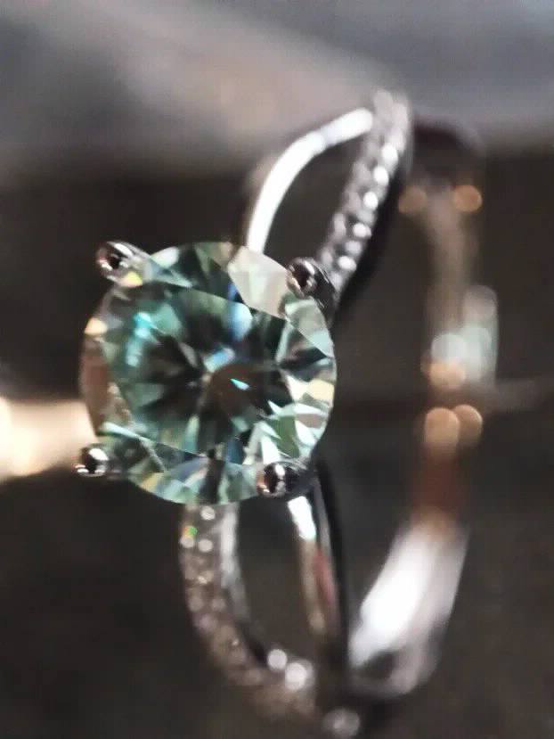 TOP S925 Prsten sa 1CT Mojsanit Dijamantom - Light Blue
