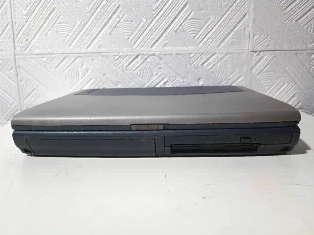 RETRO Toshiba 1670Cds 547mhz 288ram 12inch XP Lpt Com