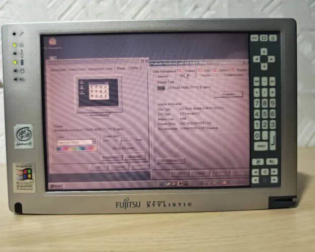 RETRO RETKO Fujitsu Stylistic LT  P600 Pentium III