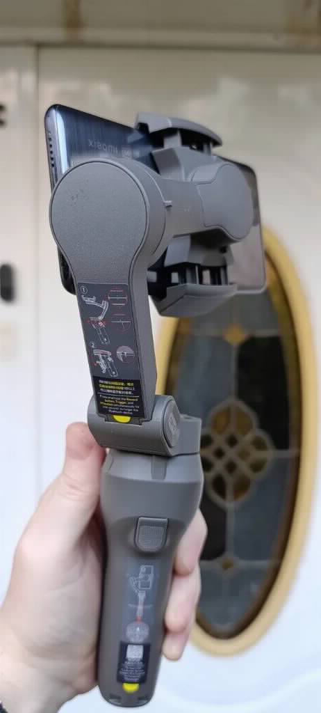 DJI Osmo Mobile 3 - Sklopiv gimbal + Metalna baza i Usb kabl