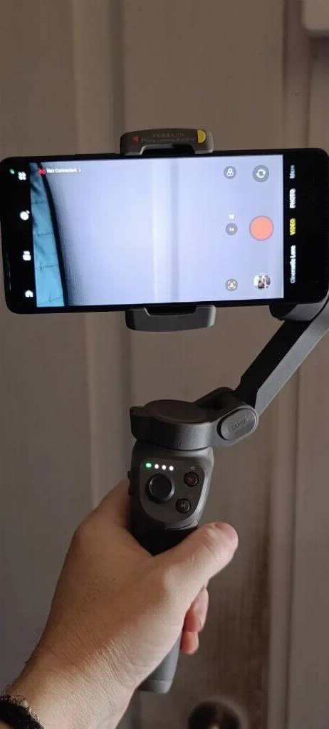 DJI Osmo Mobile 3 - Sklopiv gimbal + Metalna baza i Usb kabl
