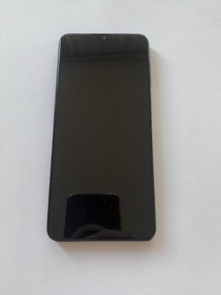 Samsung A12 64gb crni