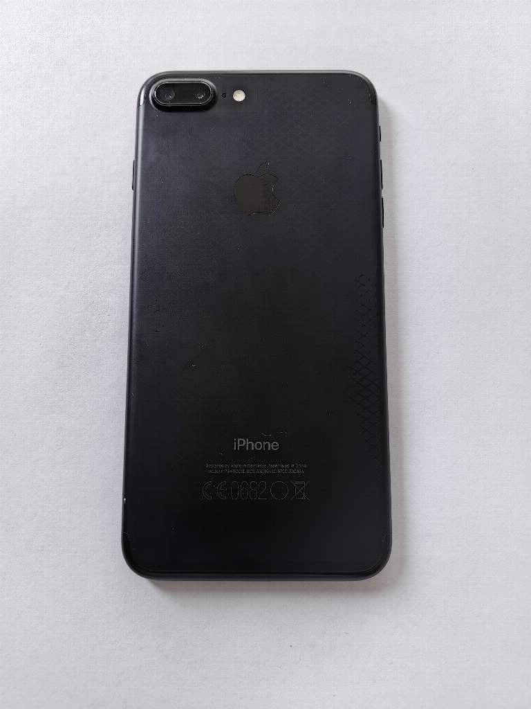 Iphone 7 plus 128gb crni