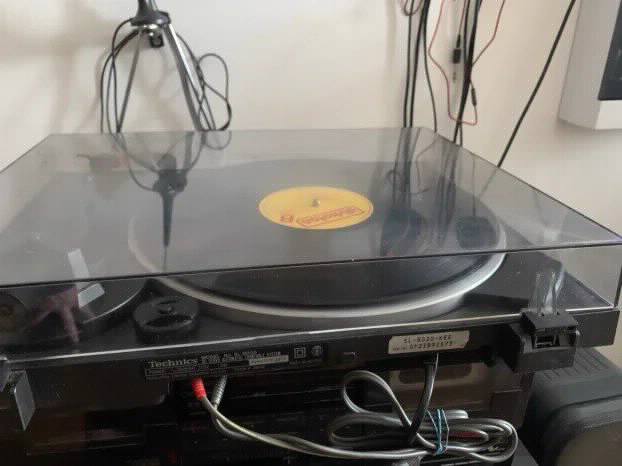 Gramofon Technics SL-BD 20