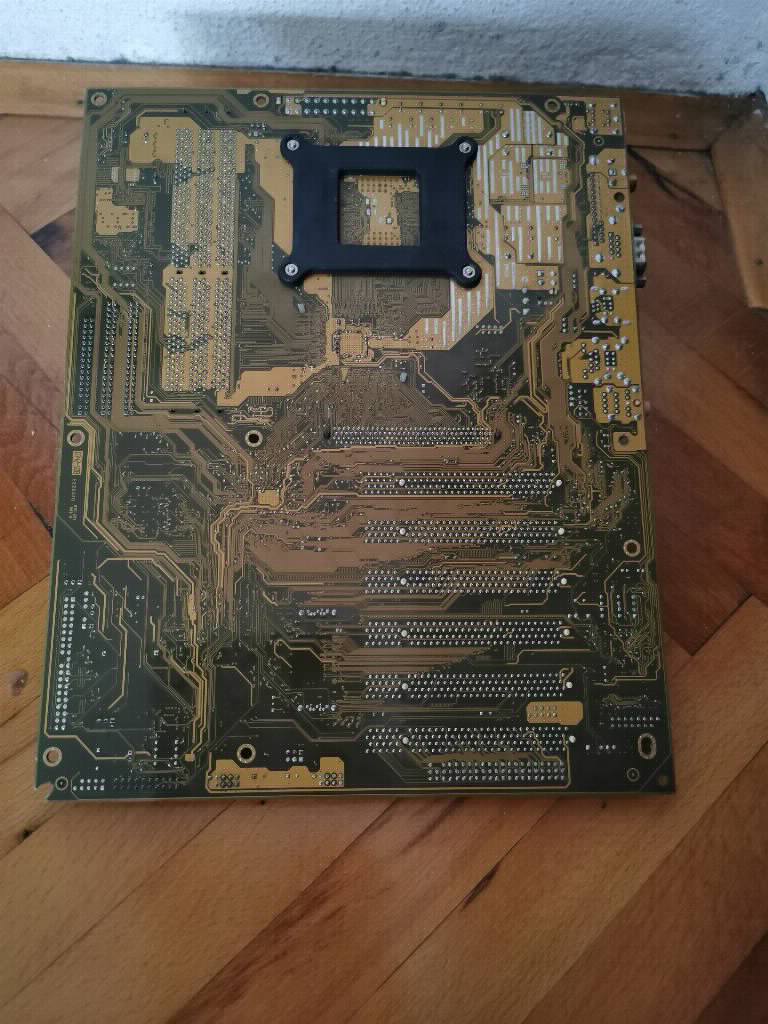 Asus P4S8X-X i Intel Celeron 2.40Ghz - Čitajte Opis!