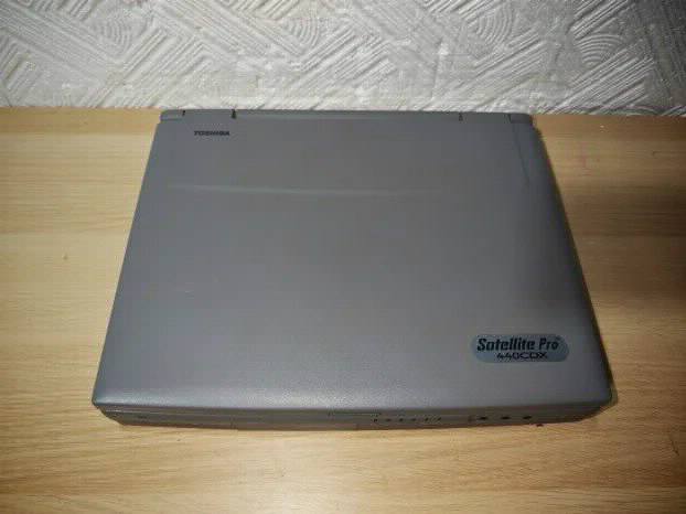 RETRO Toshiba Pentium 1 32mb Com Lpt Windows 98