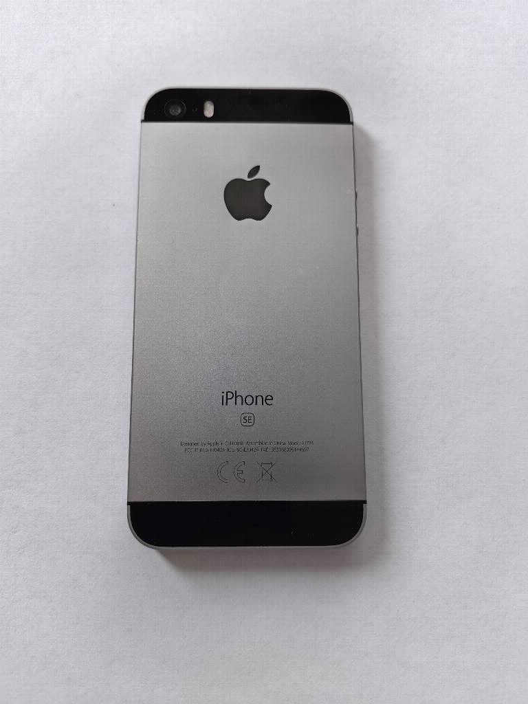 Iphone SE 2016 32gb crni