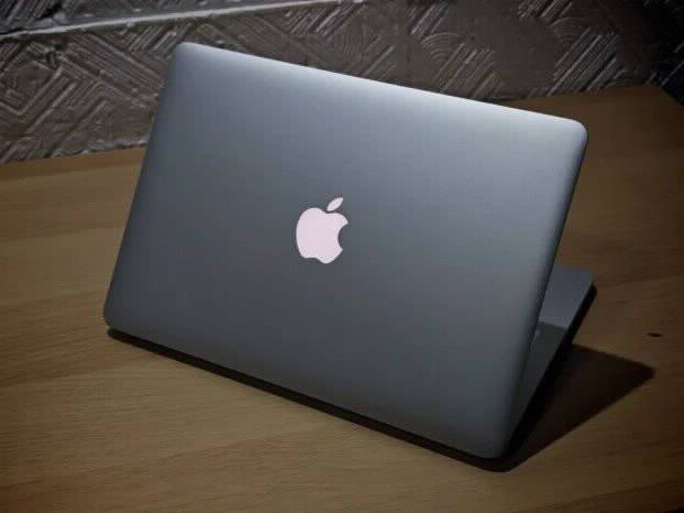 Macbook PRO Retina Early 2015 i5 8gb 256ssd Iris Monterey