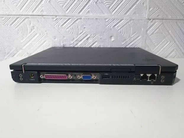RETRO ibm X31 Pentium M 1.5Gb ram 40Gb 12.1 inch Windows Xp