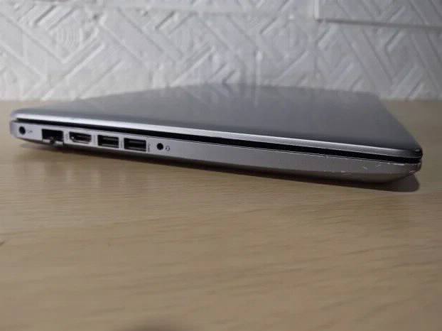 Hp 250 G7 i3 7Gen 8gb 256ssd 15.6 FHD