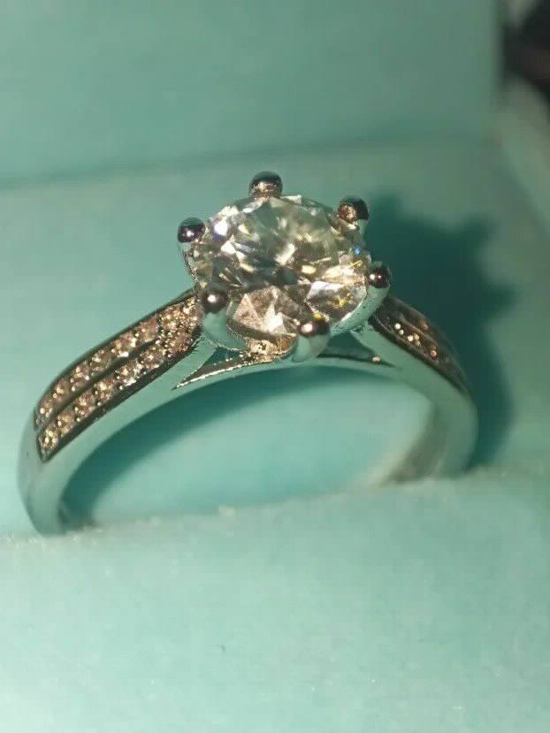 S925 Srebro/Platina - Prsten 1CT/6,5mm Mojsanit Dijamant