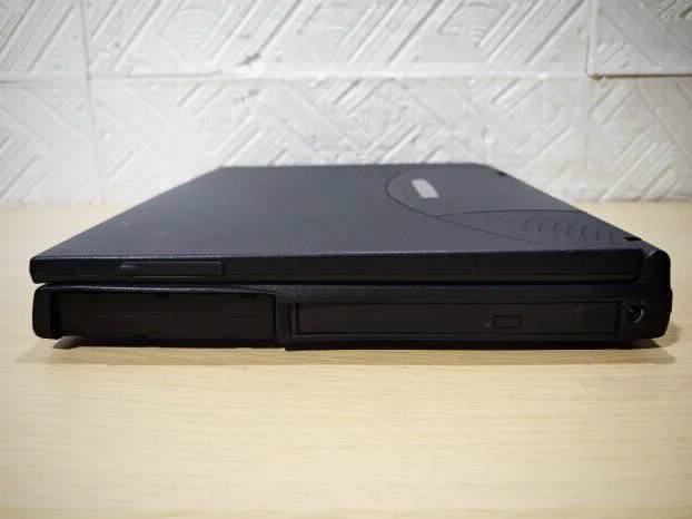 RETRO Acer 800mhz 512 ram  14.1inch Comport lpt  Windows xp