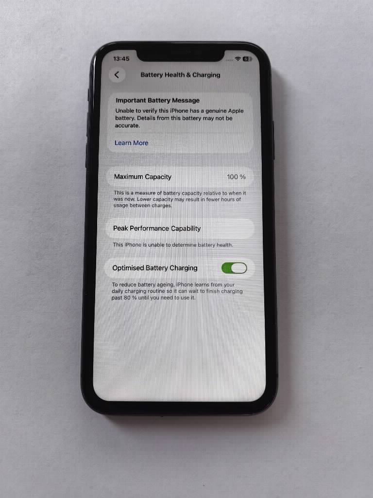 Iphone 11 64gb crni