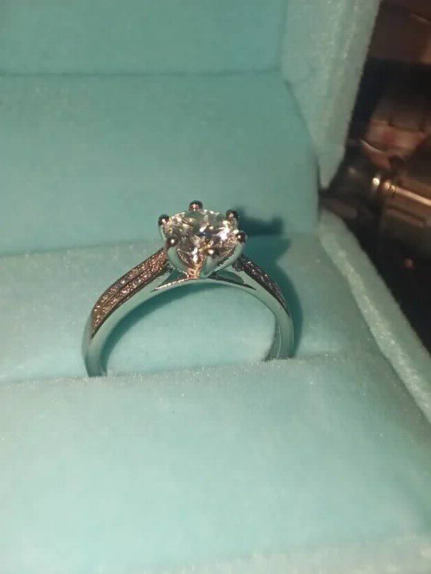 S925 Srebro/Platina - Prsten 1CT/6,5mm Mojsanit Dijamant