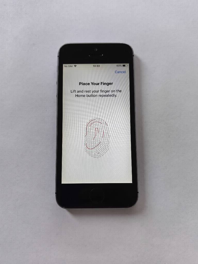 Iphone 5S 16gb crni