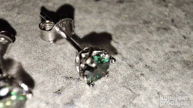 NOVO: S925 Mindjuse 2 x 5mm/0,5CT Zeleni Mojsanit Dijamant