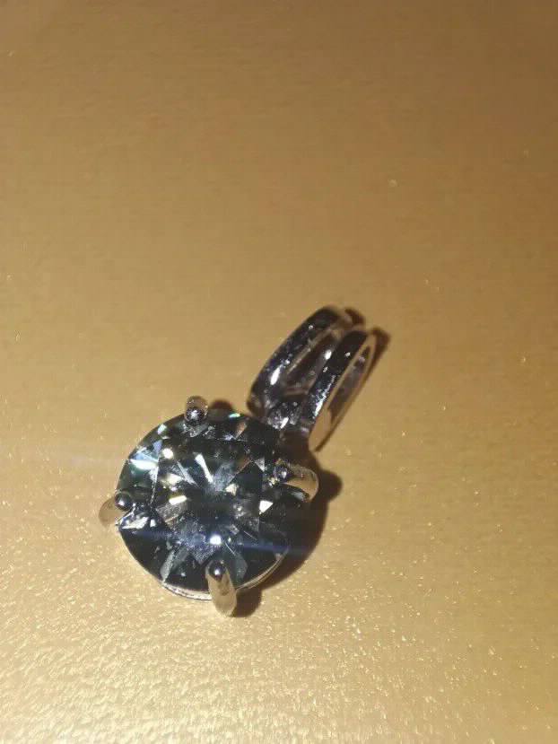 S925 Srebrni Privezak sa Sivim Mojsanit Dijamantom 2CT/8mm