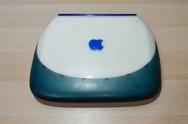 RETRO RETKO Apple ibook G3 Clamshell 366