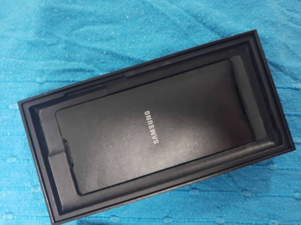 Samsung S22 Ultra, 12/265 GB, crna