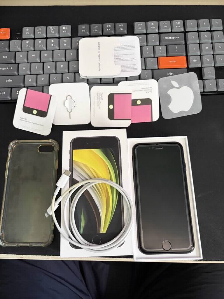 iPhone SE (2020) 64GB Crni– BH 86% Odličan, fabričko stanje