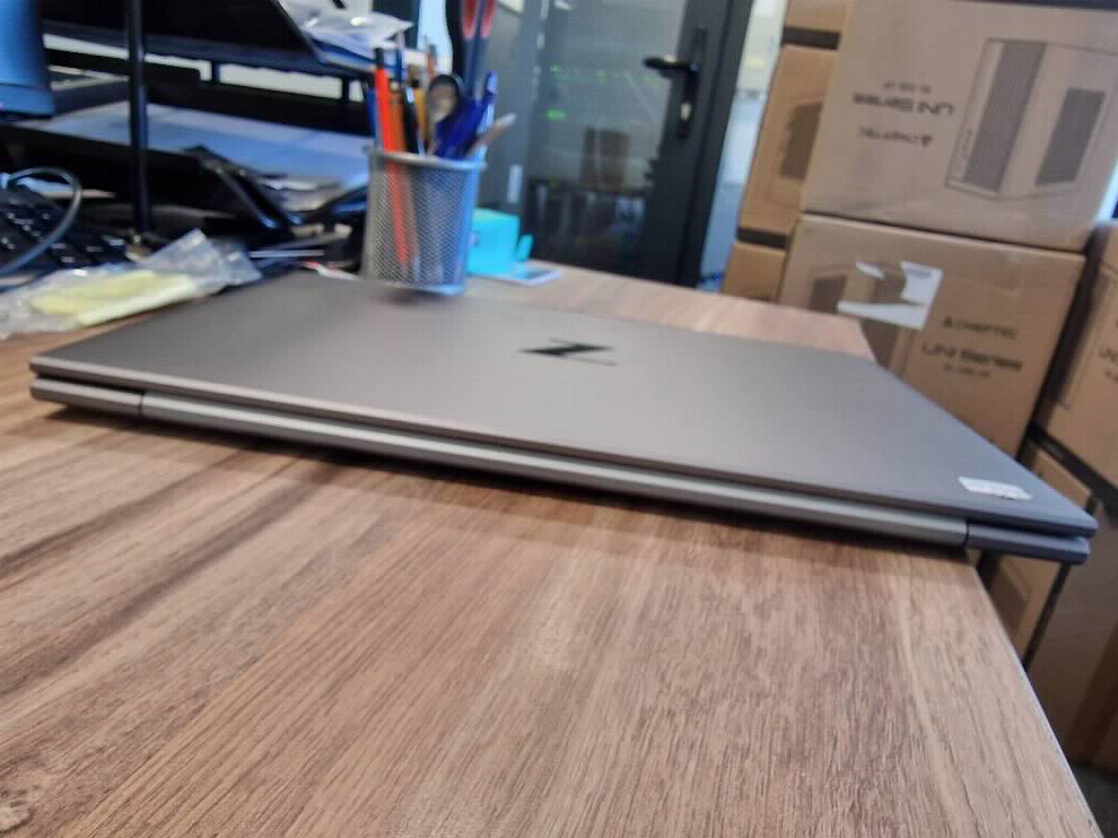 HP Zbook firefly 15G7/ i7/32gb/512/nvidia P520/NOV