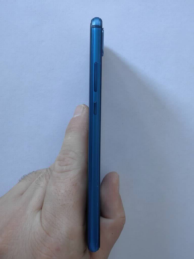 Huawei P20 lite plavi