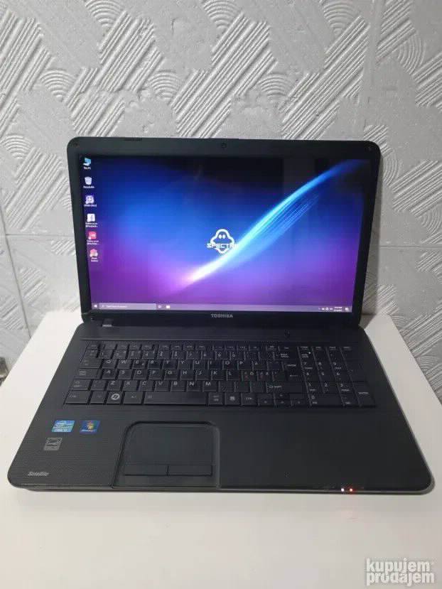 Toshiba. 17.3 i3 2gen 4gb 250gb intel hd