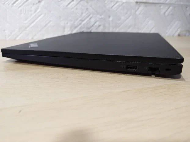Lenovo Thinkpad E16 Ryzen 5 7300 16gb 512 ssd 16inch FHD