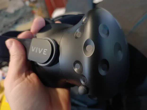HITNO : HTC Vive VR (Komplet Set) - Kućno korišćen,  odlicno stanje