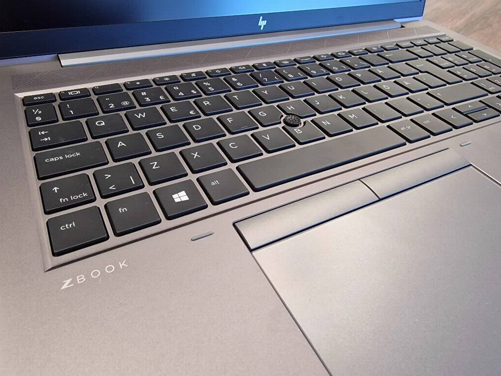 HP Zbook firefly 15G7/ i7/32gb/512/nvidia P520/NOV