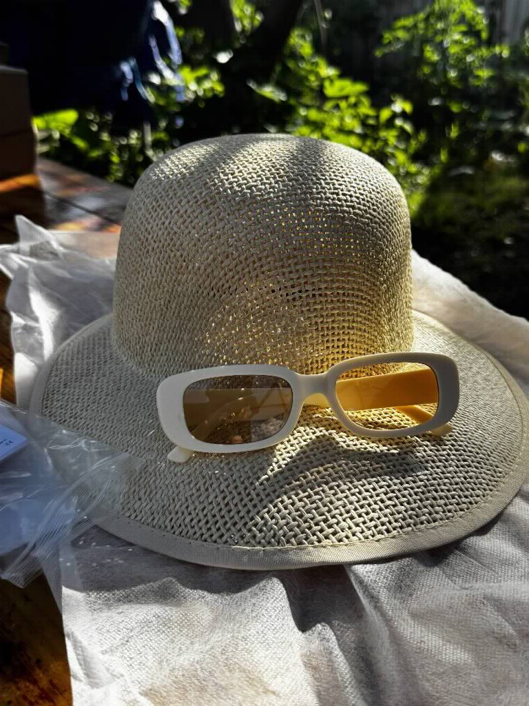 Damski pleteni sesir i sunčane naočare set