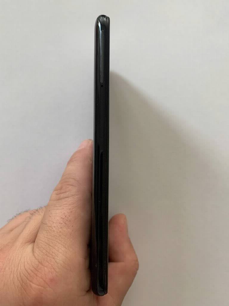 Samsung A20e crni