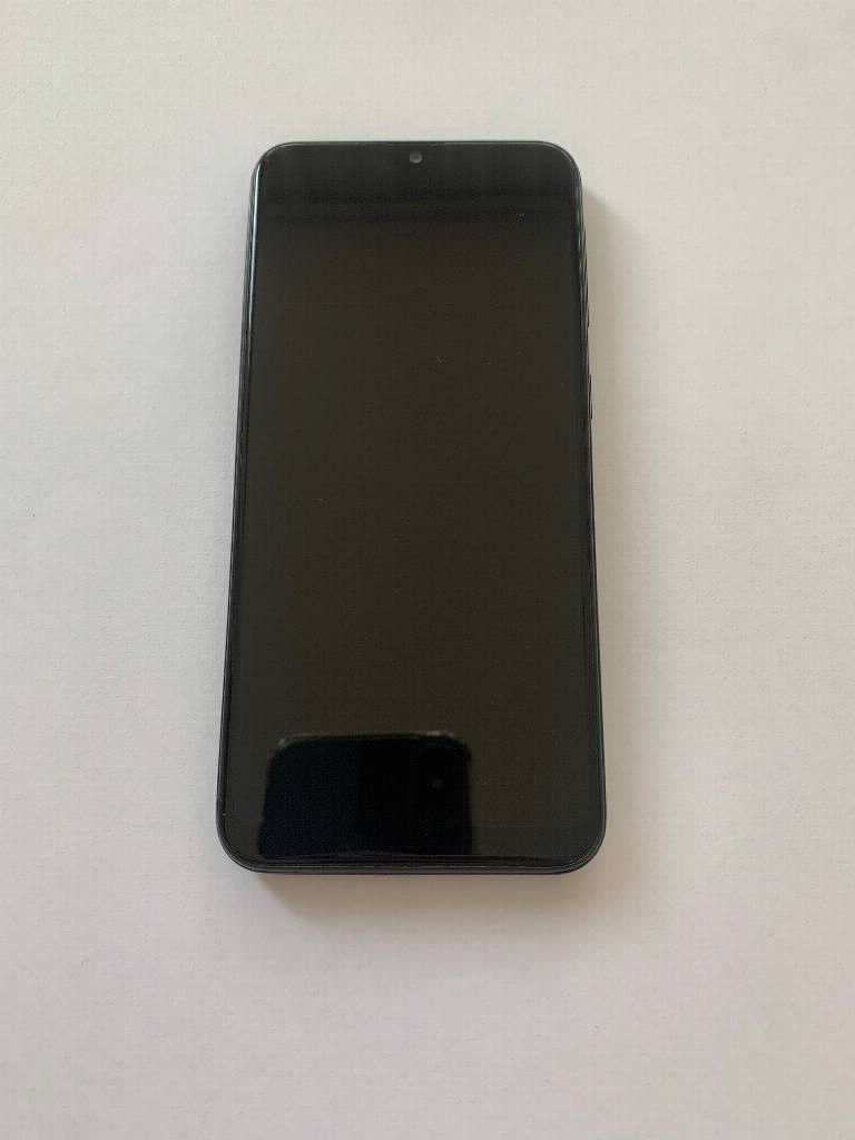 Samsung A20e crni