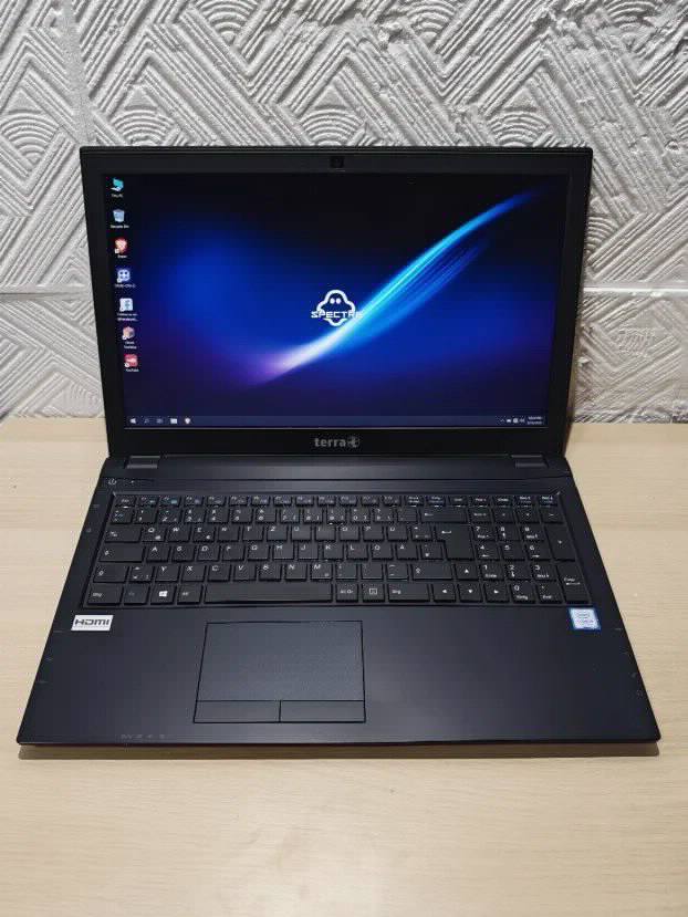 Terra i5 7gen 4gb ddr4 15.6FHD ssd+hdd