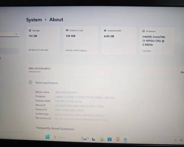 Dell Latitude i3 10gen 4gb ddr4 128ssd 14inch intel gpu
