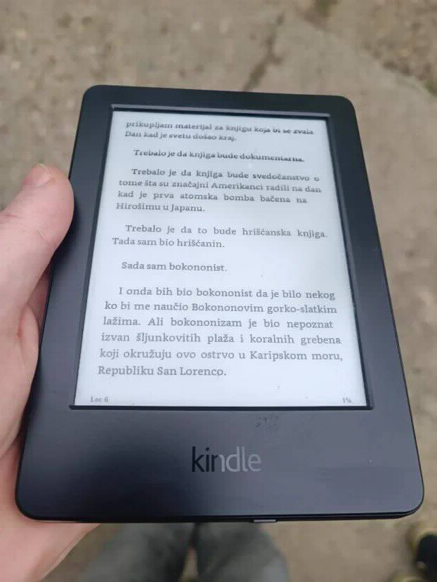 Amazon Kindle Basic 7 (4GB) + Nova Futrola + SF Biblioteka